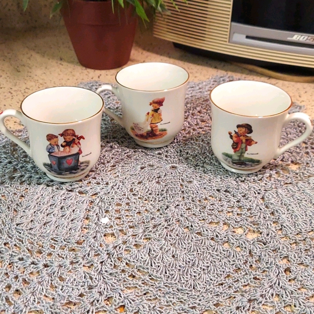 M.J. Hummel (3 cups ☕ )